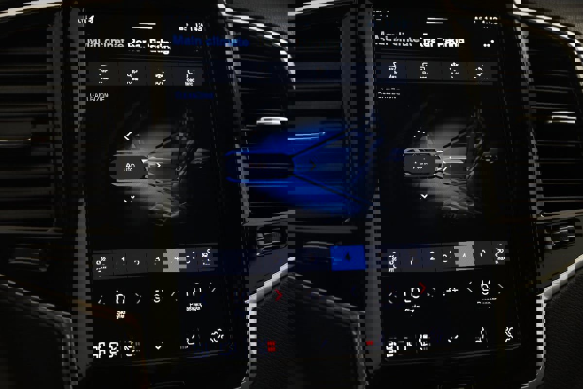 Used 2024 Volvo XC90 B5 Plus image 33