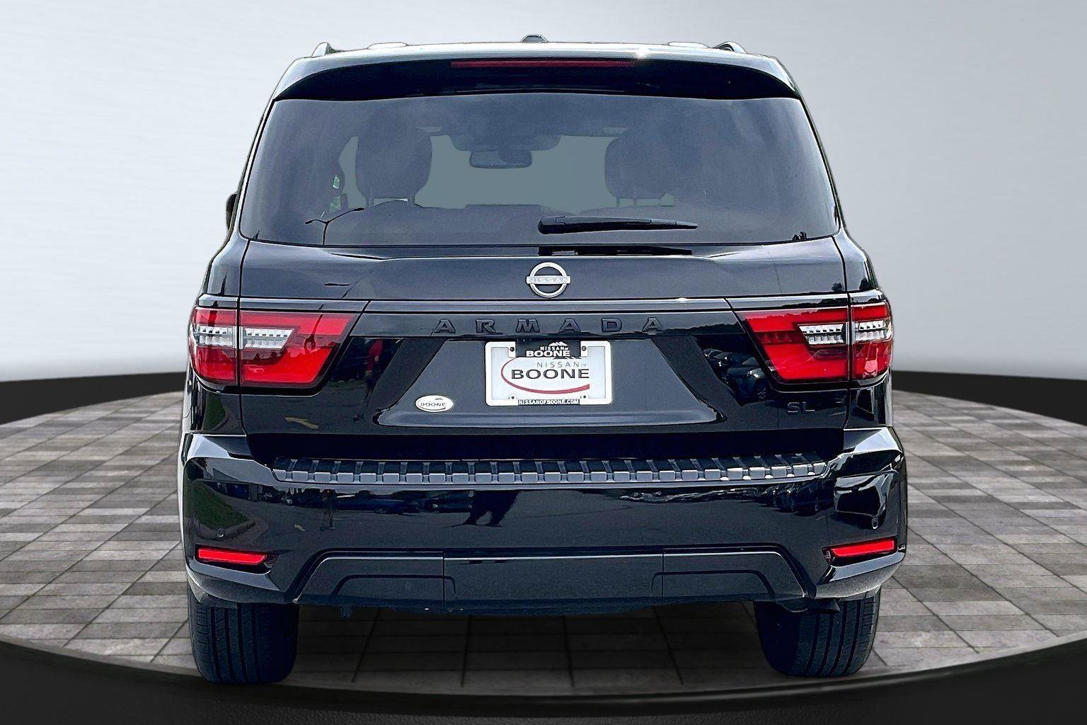 Certified 2023 Nissan Armada SL w/ Midnight Edition Package AWD/4WD image 4
