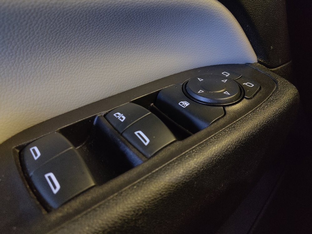 Used 2022 Chevrolet Equinox LS FWD image 27
