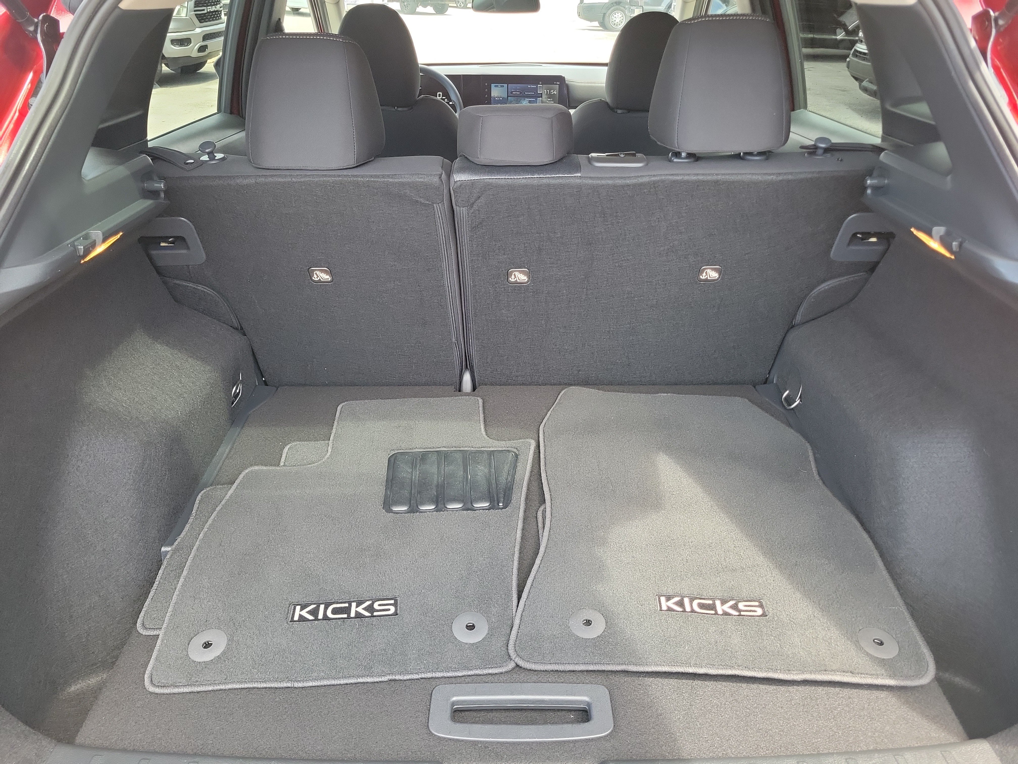 Used 2025 Nissan Kicks SV FWD image 17