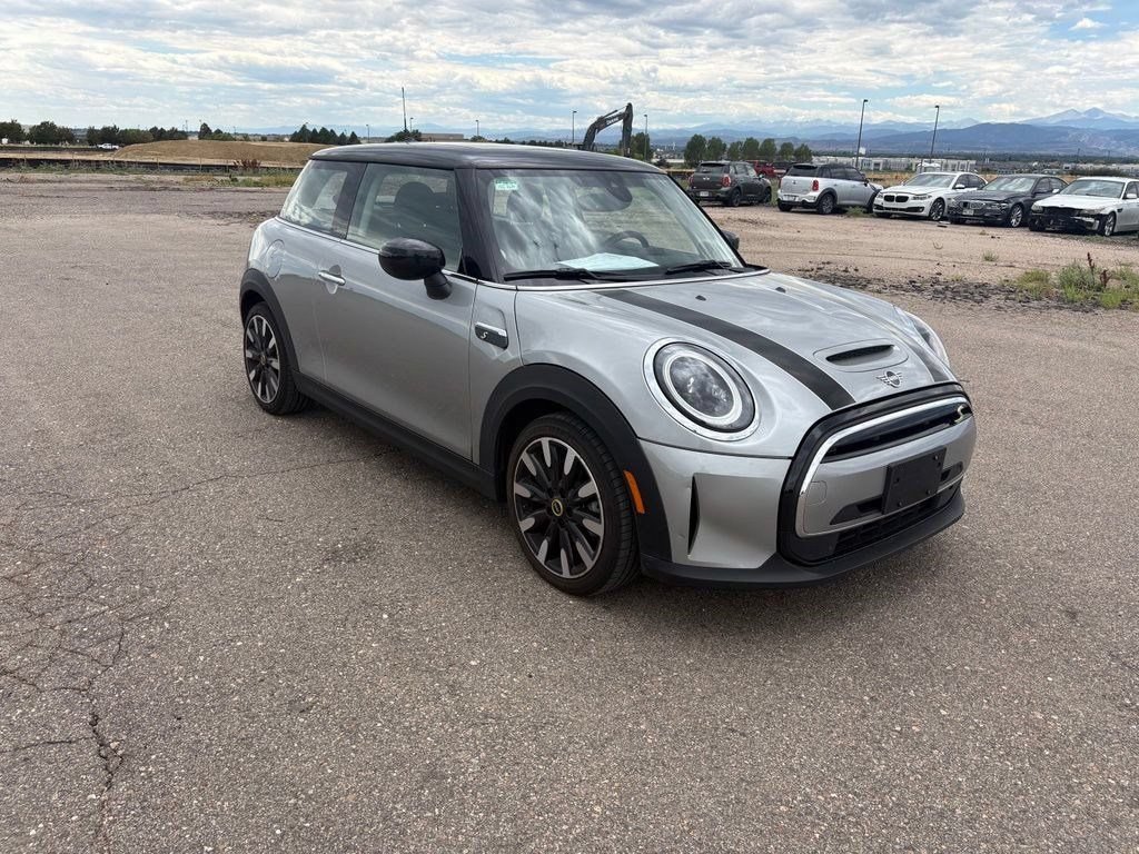 Used 2024 MINI Cooper SE FWD image 3