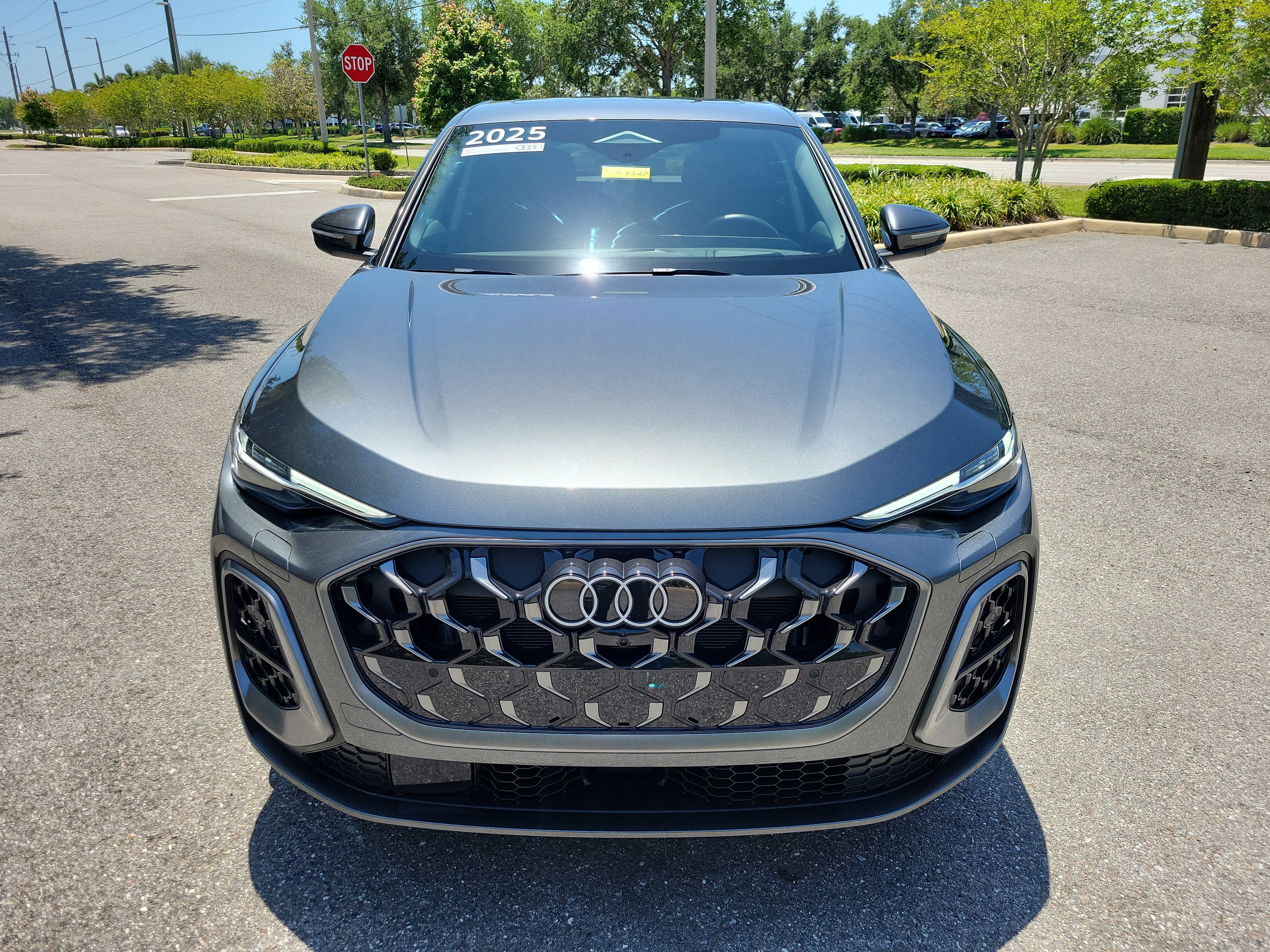 Used 2025 Audi Q5 Premium Plus w/ Premium Plus AWD/4WD image 2