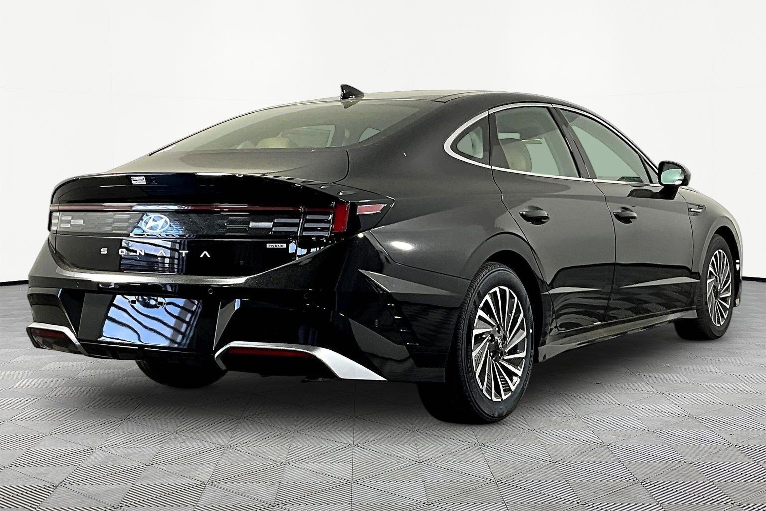 New 2026 Hyundai Sonata Limited FWD image 7