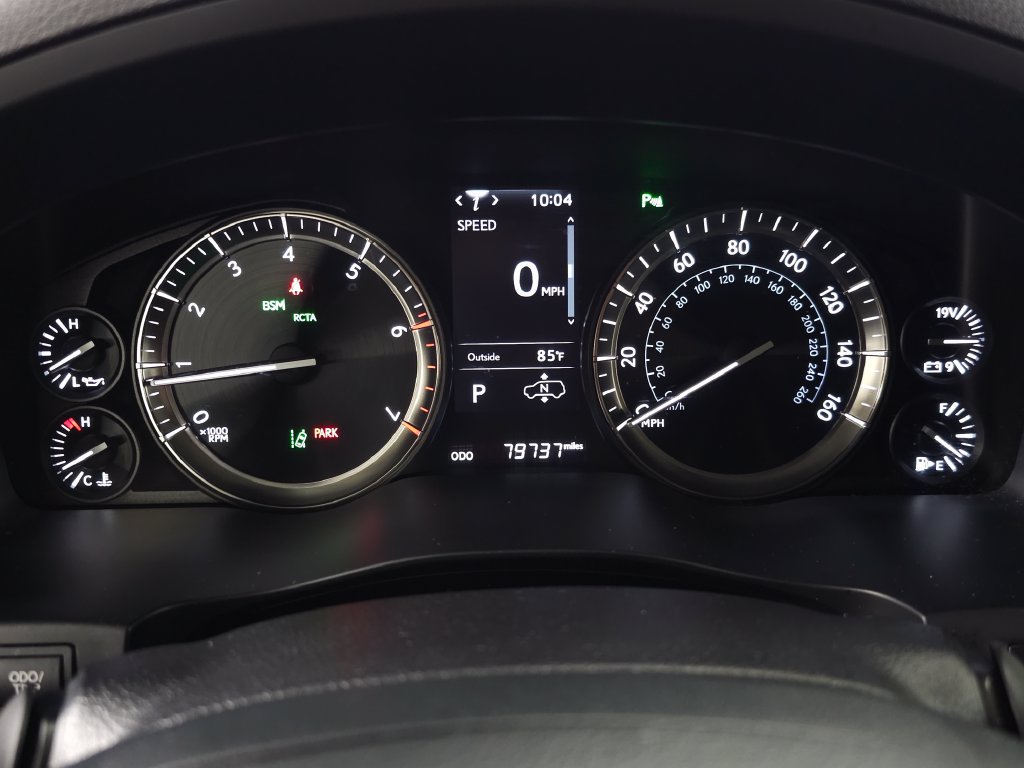 Used 2020 Lexus LX 570 4WD w/ Luxury Package image 21