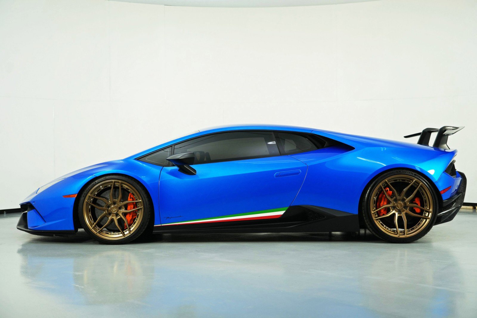 Used 2018 Lamborghini Huracan Performante image 57