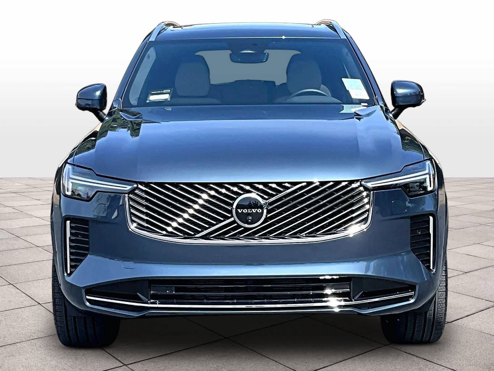 Used 2026 Volvo XC90 B6 Plus w/ Protection Package Premier AWD/4WD image 3