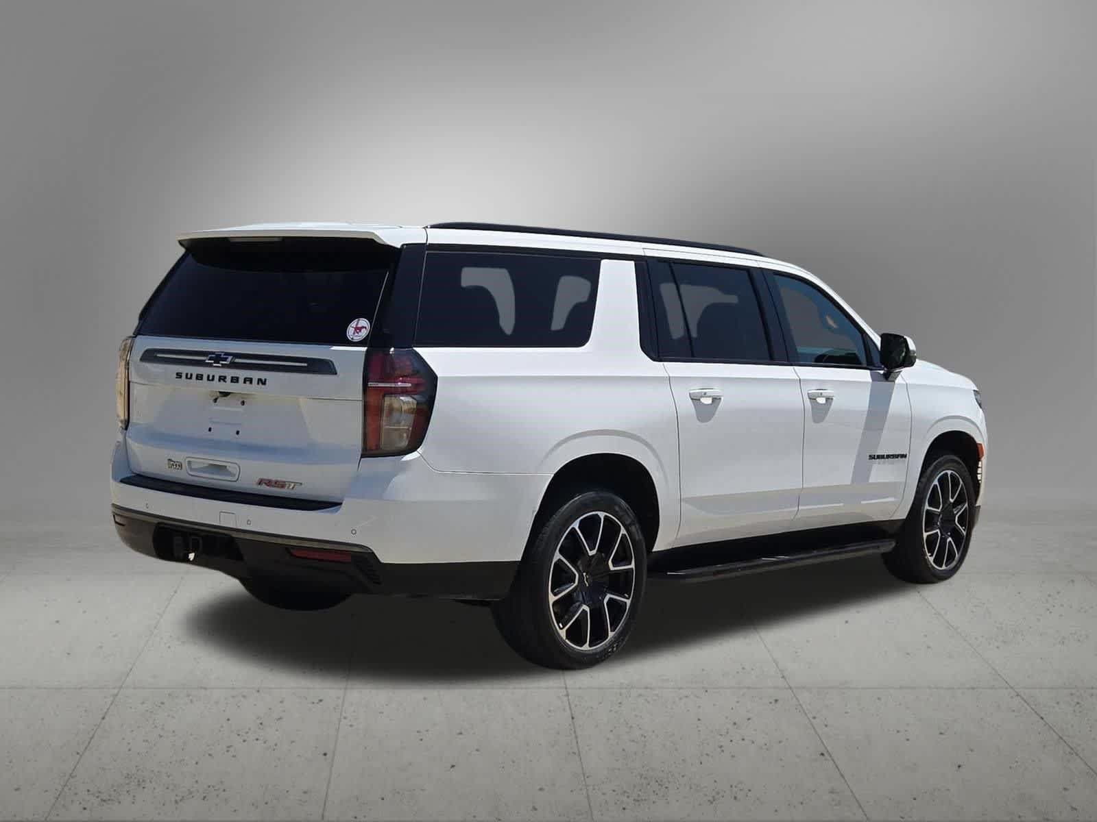 Used 2022 Chevrolet Suburban RST w/ Luxury Package RWD image 6