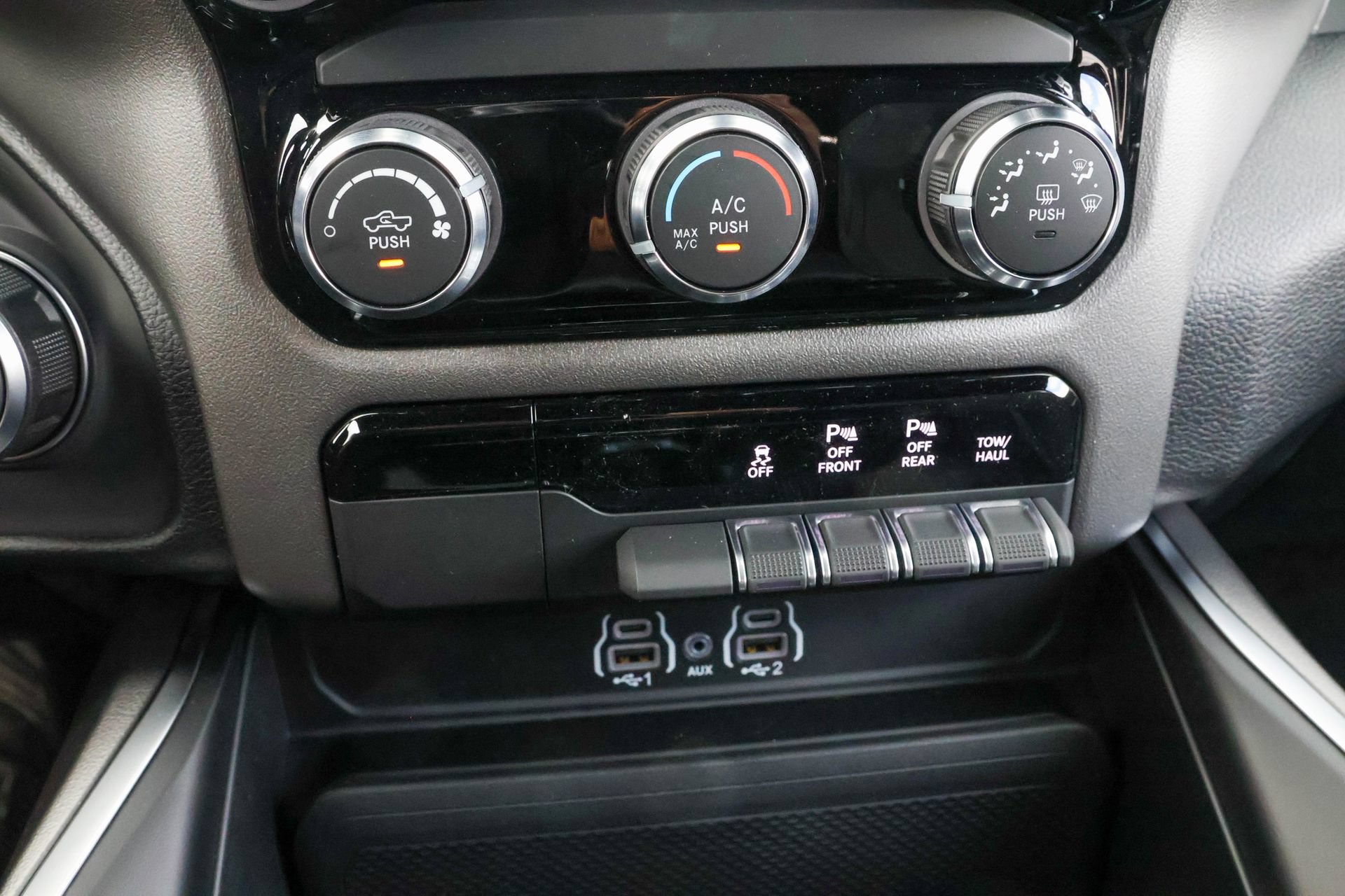 New 2026 RAM 1500 Express AWD/4WD image 20