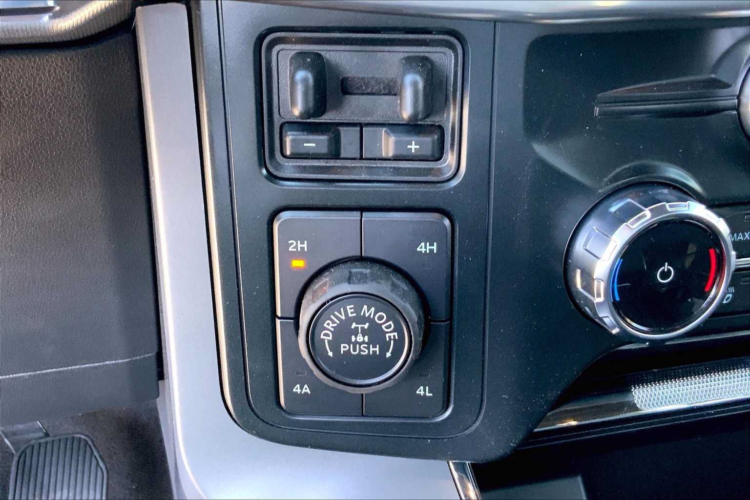 Used 2024 Ford F150 Lariat w/ FX4 Off-Road Package AWD/4WD image 16
