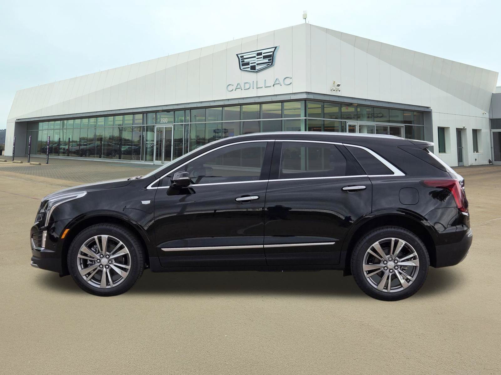New 2026 Cadillac XT5 Premium Luxury w/ Driver Assist Package AWD/4WD image 3