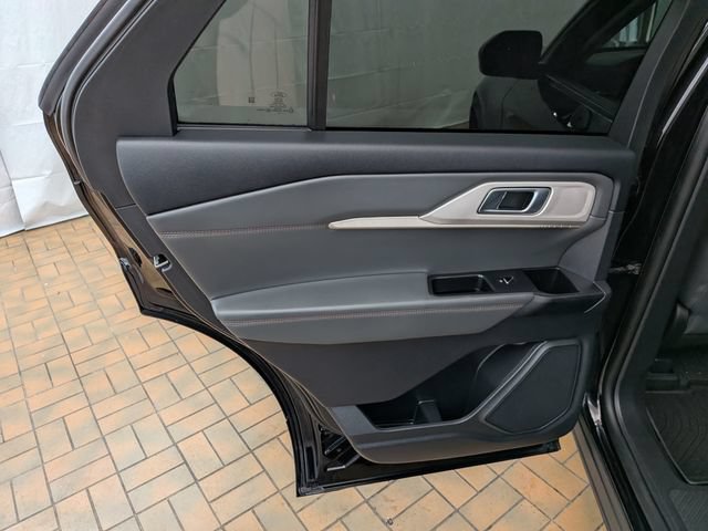 Certified 2025 Ford Explorer Active AWD/4WD image 19