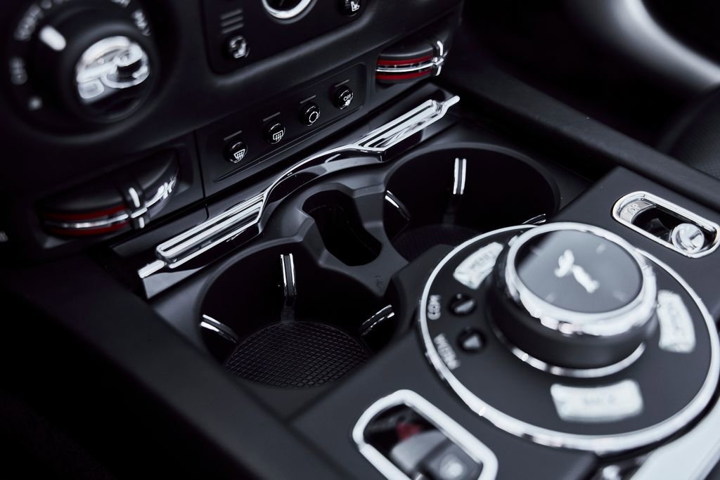 Used 2018 Rolls-Royce Dawn RWD image 63