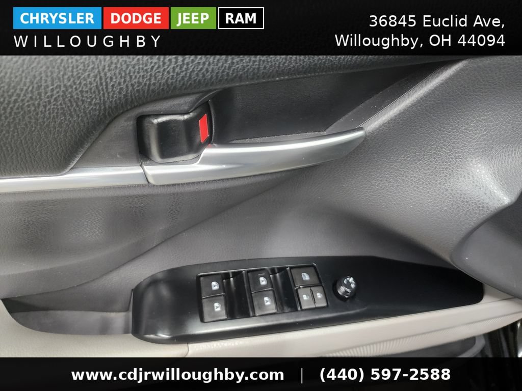 Used 2019 Toyota Camry LE FWD image 12