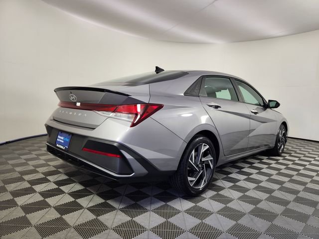 Certified 2025 Hyundai Elantra Sport FWD image 5