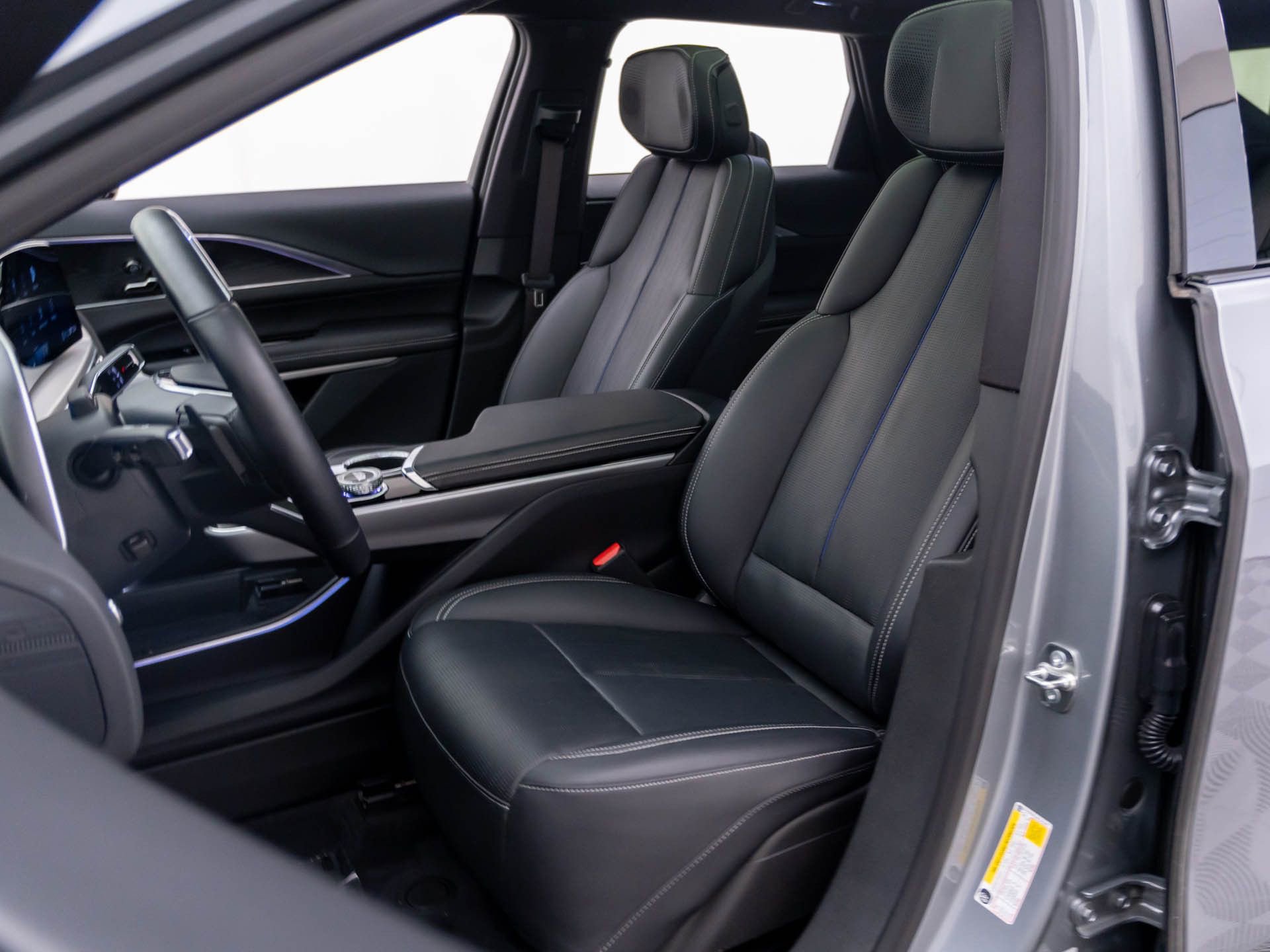 Certified 2024 Cadillac Lyriq Luxury w/ LPO, Floor Liner Package image 17