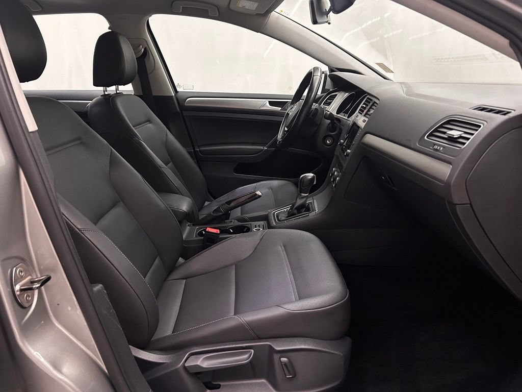 Used 2015 Volkswagen Golf TDI FWD image 17