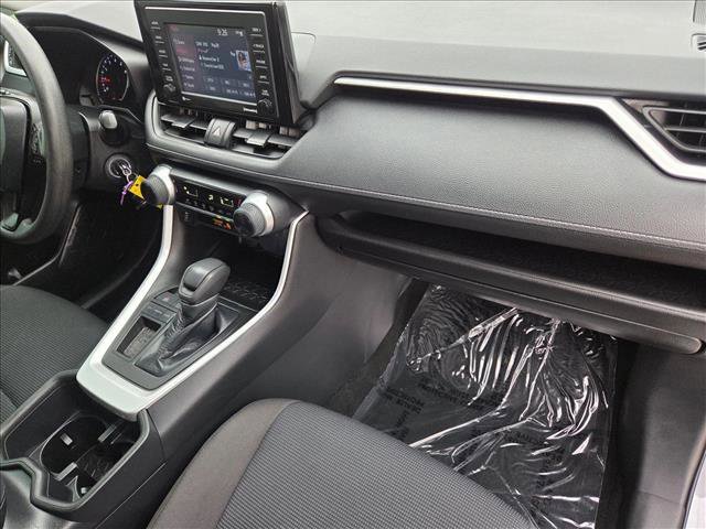 Certified 2022 Toyota RAV4 LE w/ Carpet Mat Package (TMS) image 20