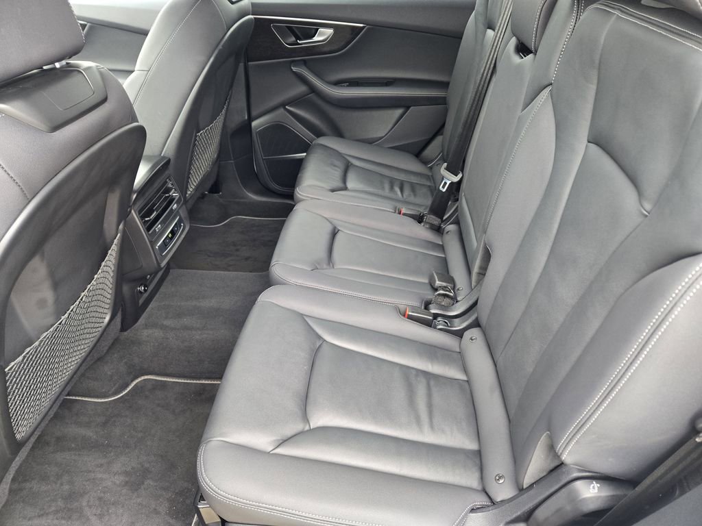 Used 2025 Audi Q7 3.0T Premium Plus image 35