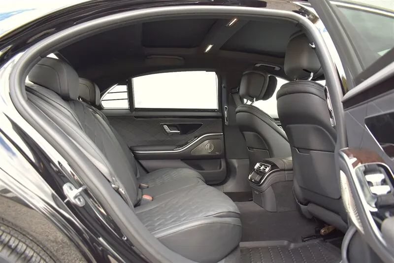 Used 2024 Mercedes-Benz S 500 4MATIC image 35