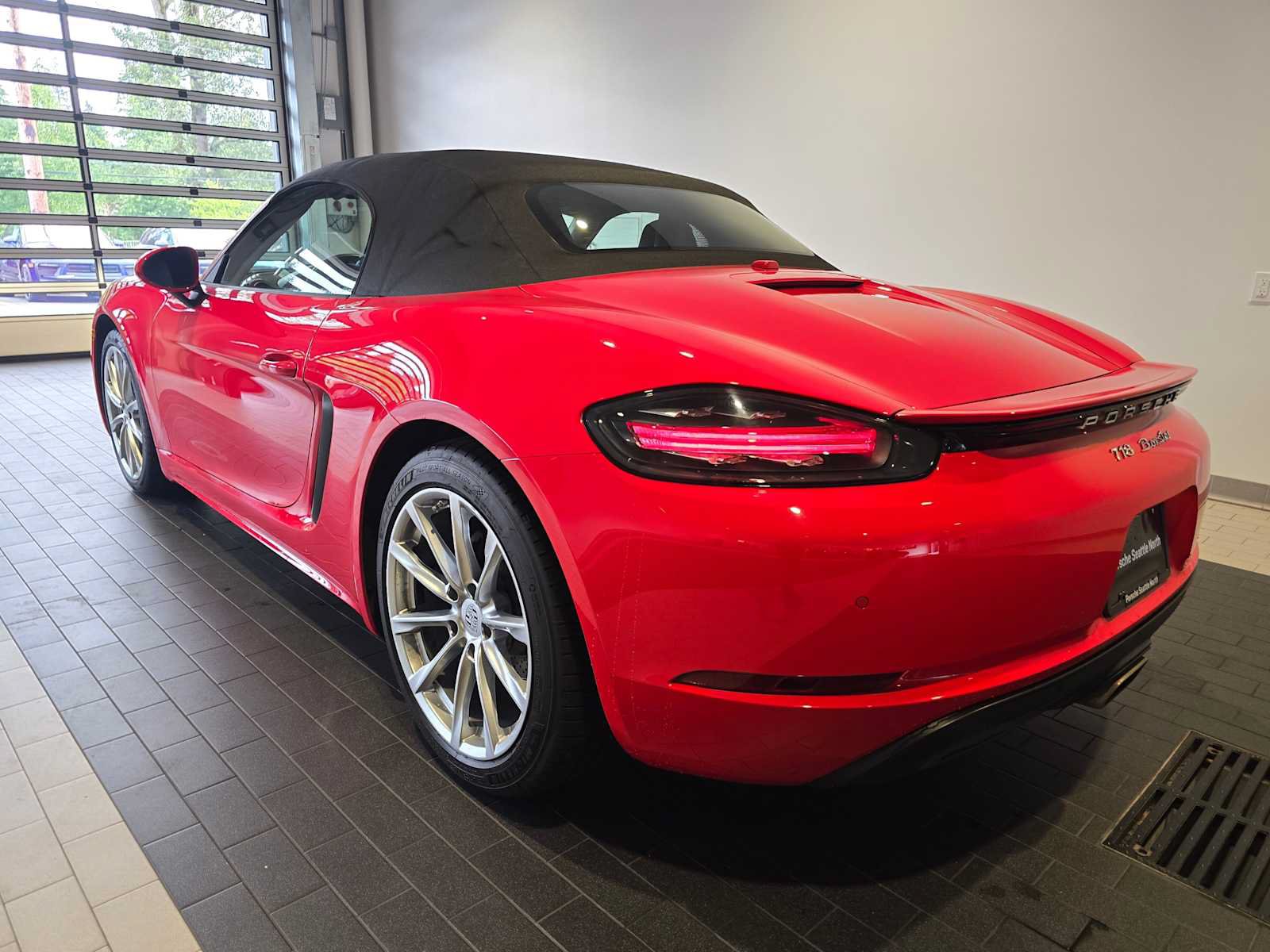 Used 2017 Porsche 718 Boxster RWD image 3