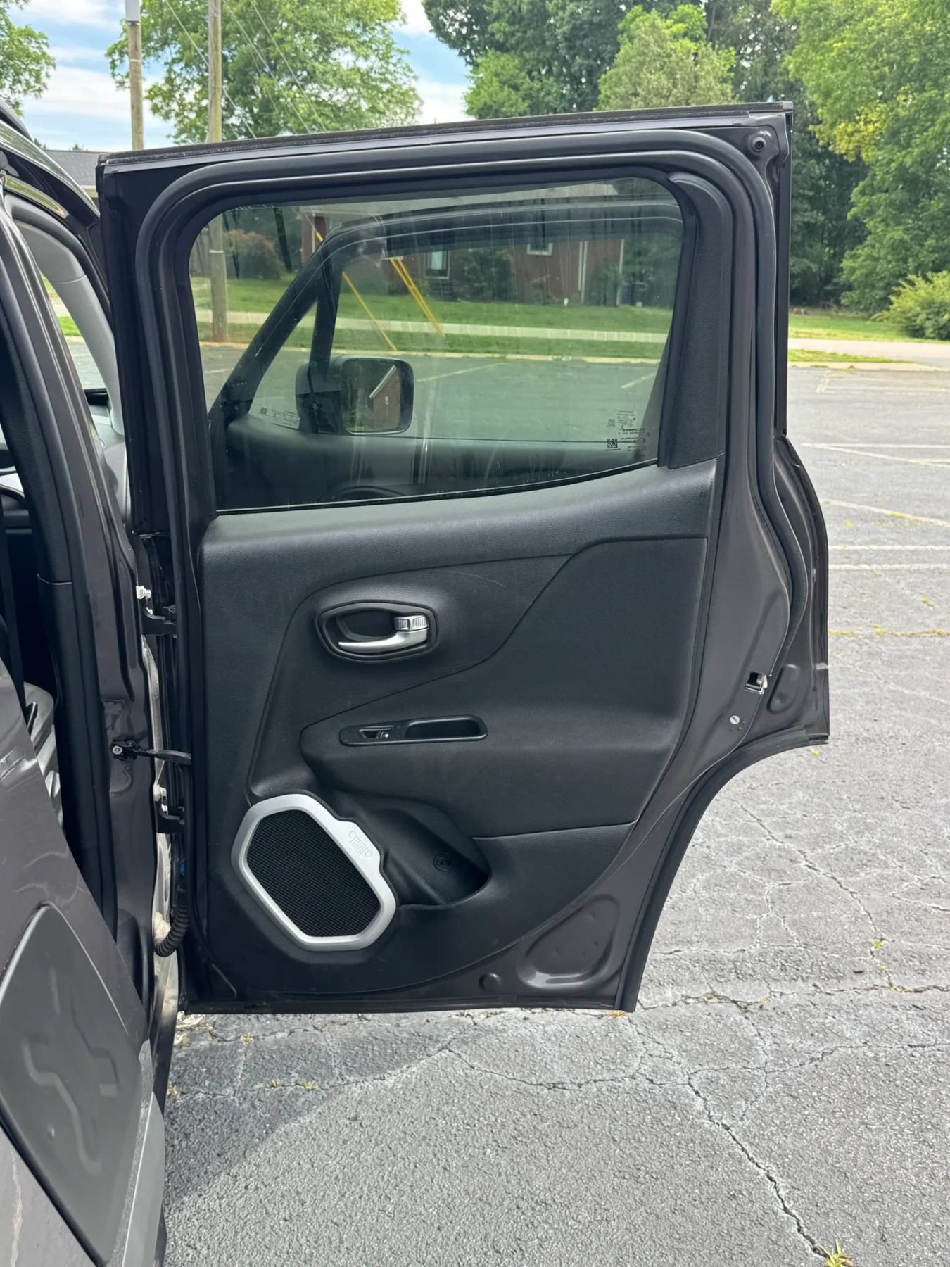 Used 2018 Jeep Renegade Latitude w/ Cold Weather Group AWD/4WD image 22