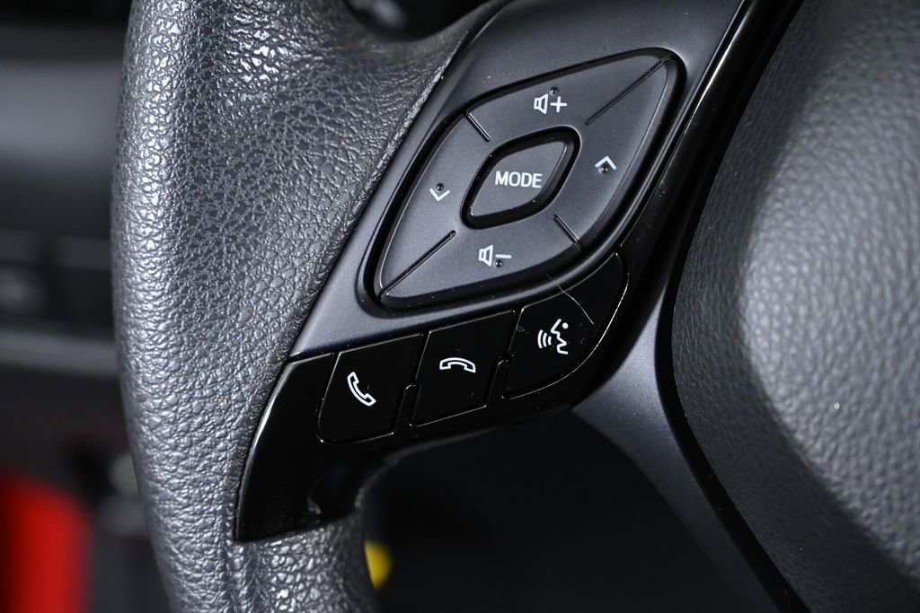 Used 2020 Toyota C-HR LE image 16