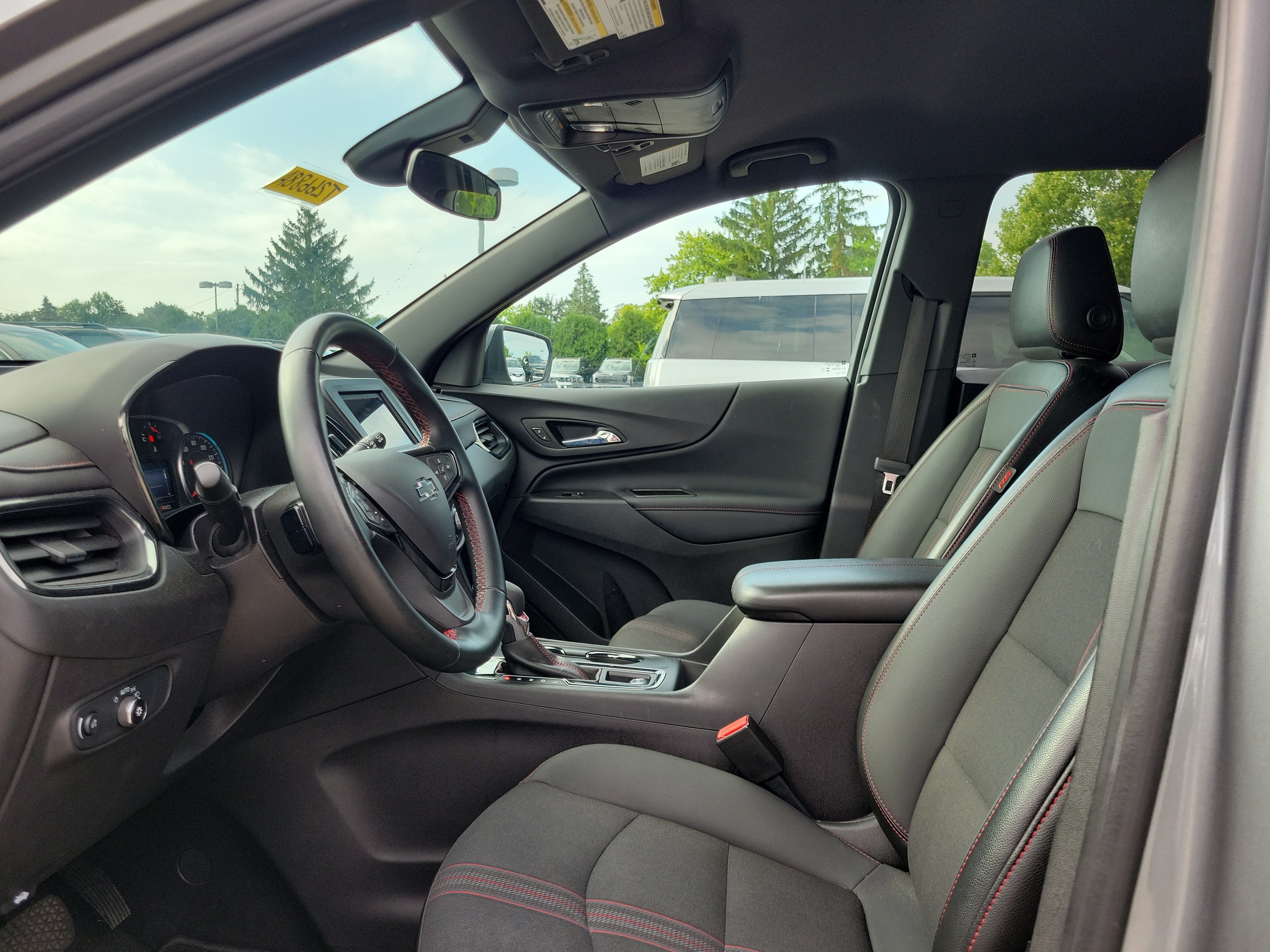 Used 2024 Chevrolet Equinox RS FWD image 15
