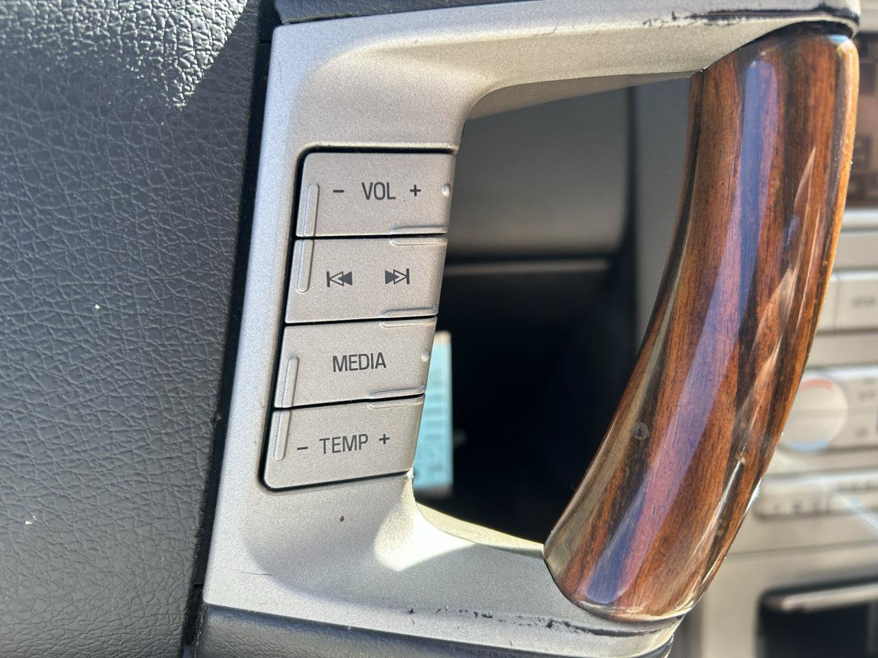 Used 2007 Lincoln MKX 2WD image 20
