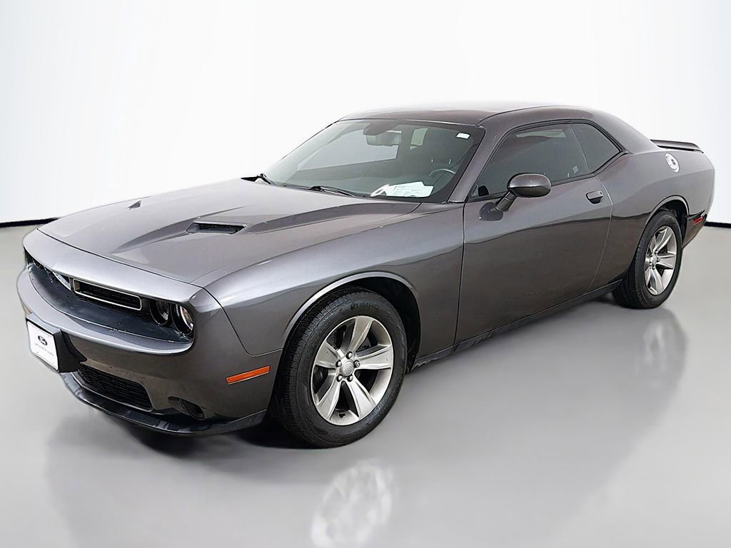Used 2020 Dodge Challenger SXT image 3