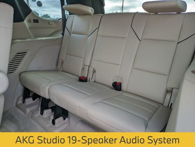 Used 2024 Cadillac Escalade Premium Luxury image 29