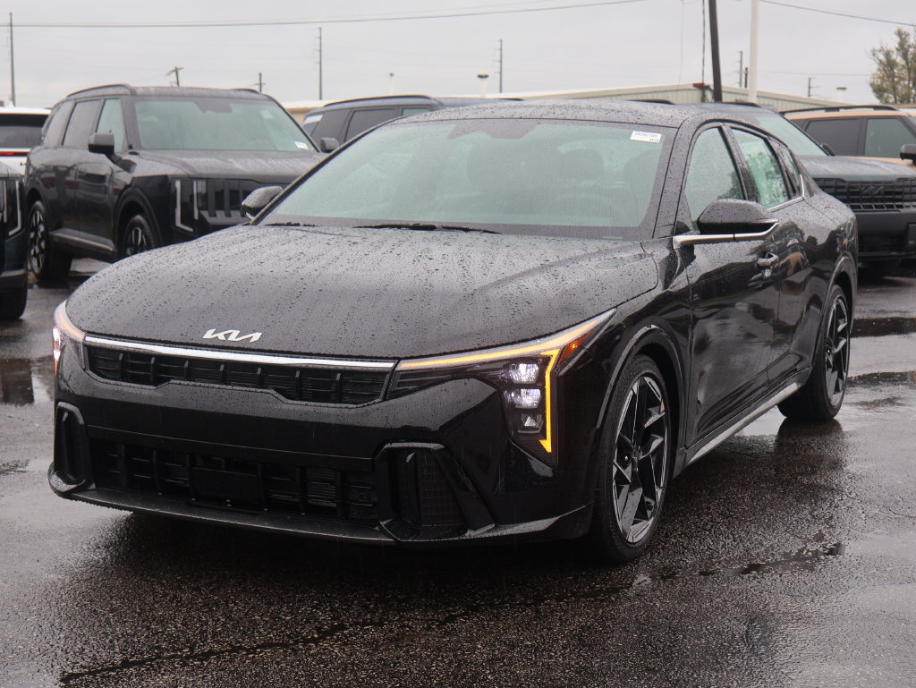 New 2026 Kia K4 GT-Line w/ GT-Line Premium Package FWD image 3