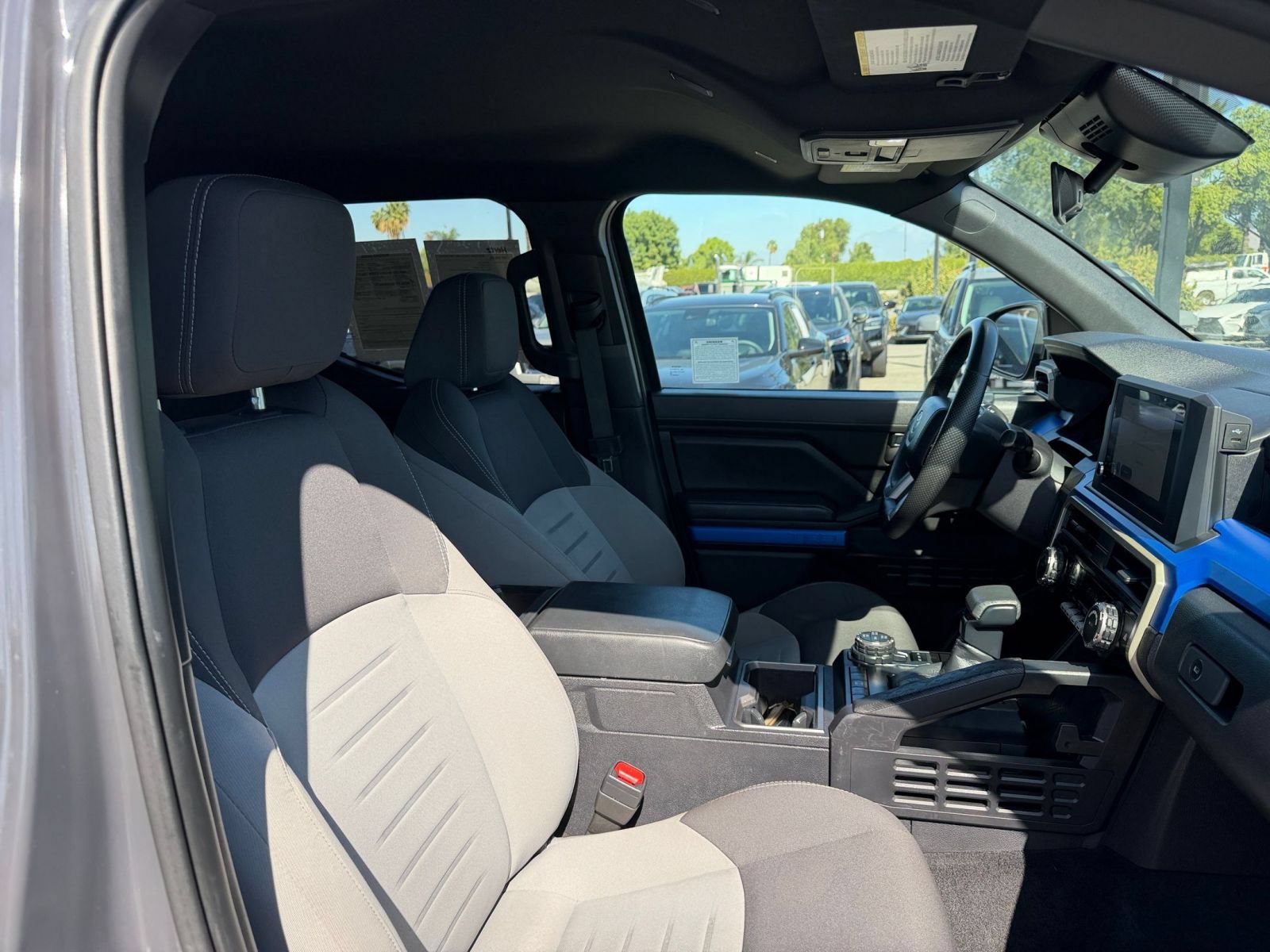Used 2025 Toyota Tacoma TRD Off-Road AWD/4WD image 33