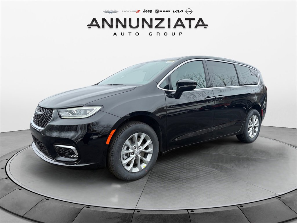 New 2026 Chrysler Pacifica Select