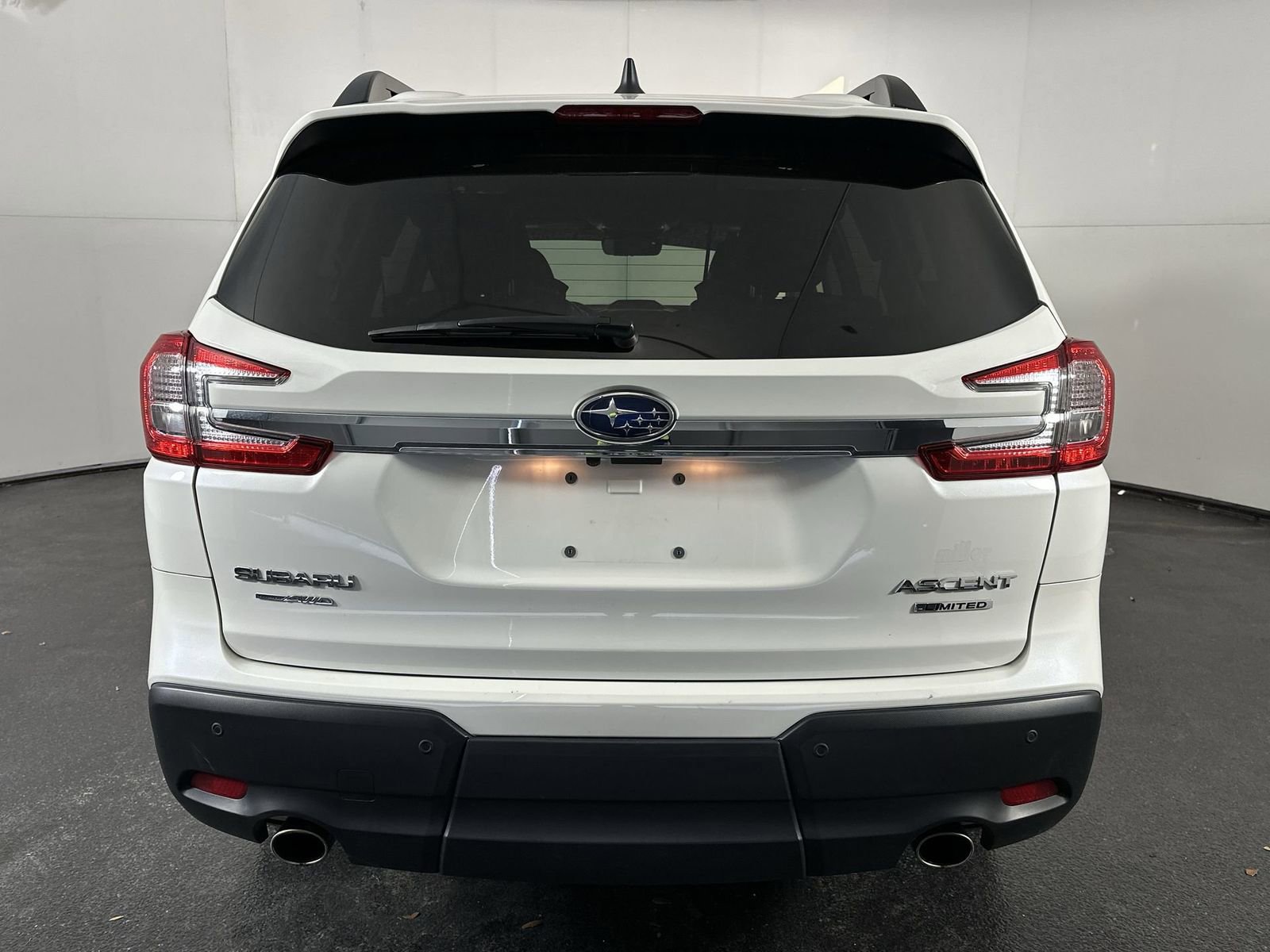 Used 2023 Subaru Ascent Limited image 7