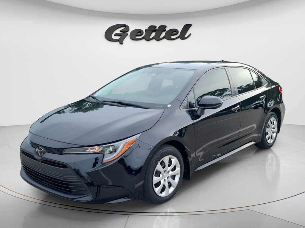 Used 2023 Toyota Corolla LE FWD image 1