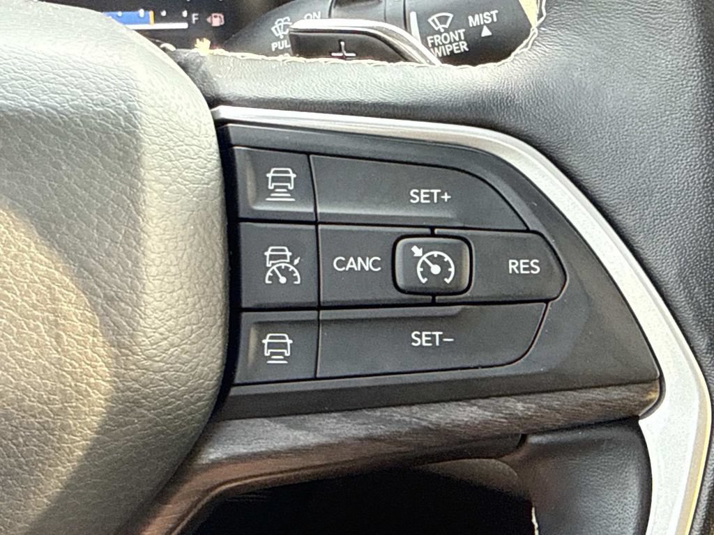 Used 2021 Jeep Grand Cherokee L Limited AWD/4WD image 20