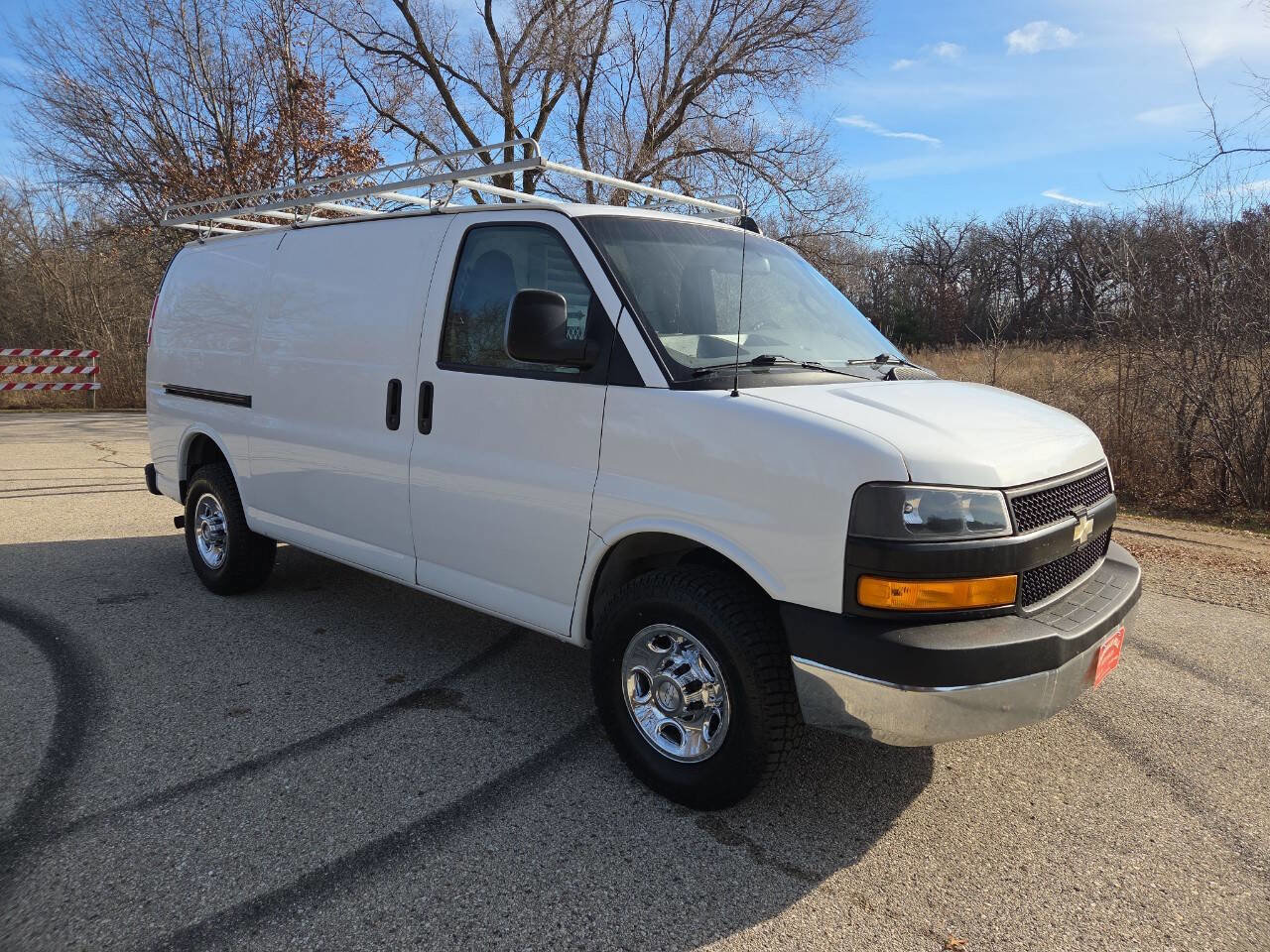 Used 2019 Chevrolet Express 3500 w/ Driver Convenience Package image 8