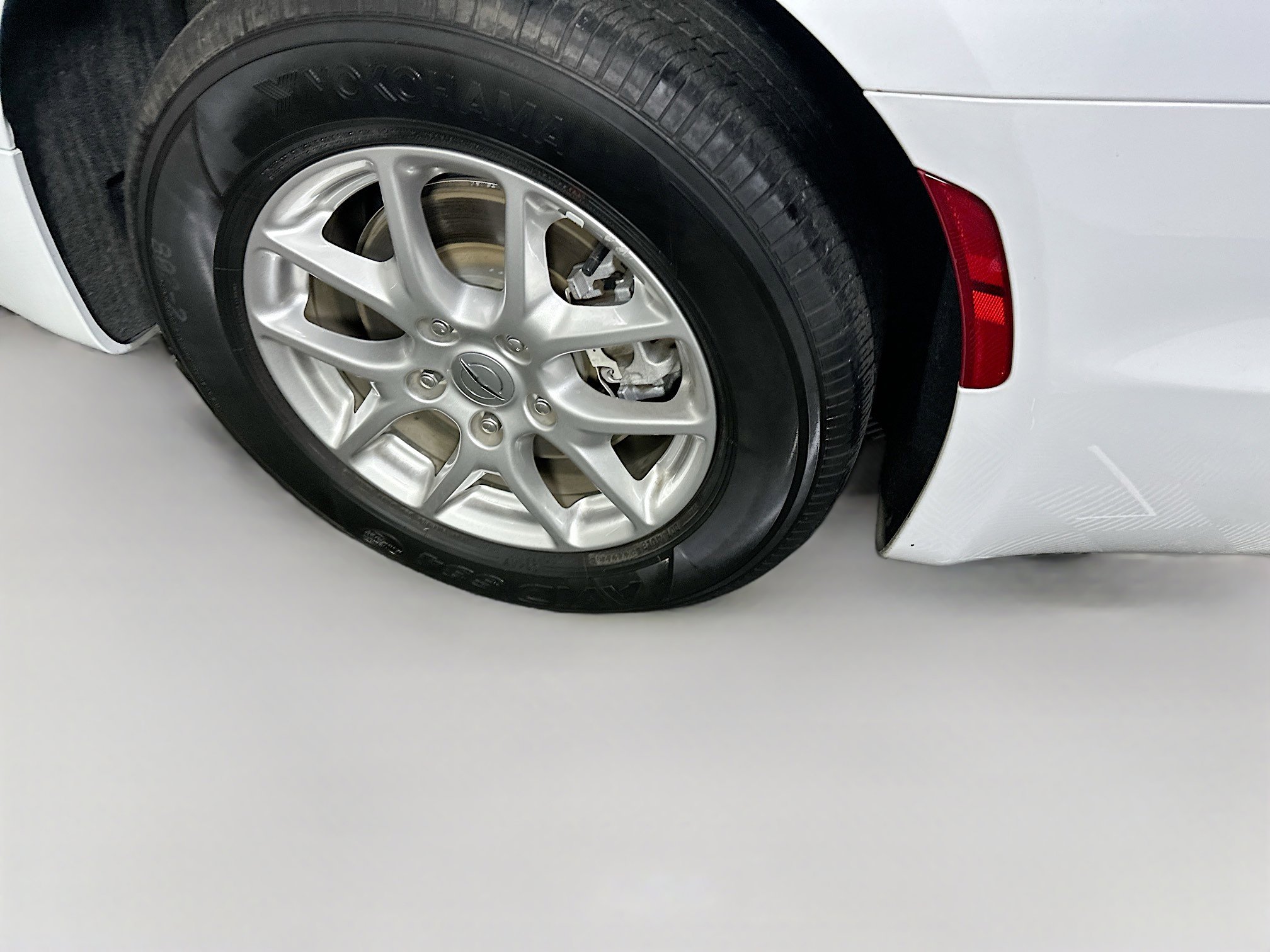 Used 2024 Chrysler Pacifica Touring-L image 11