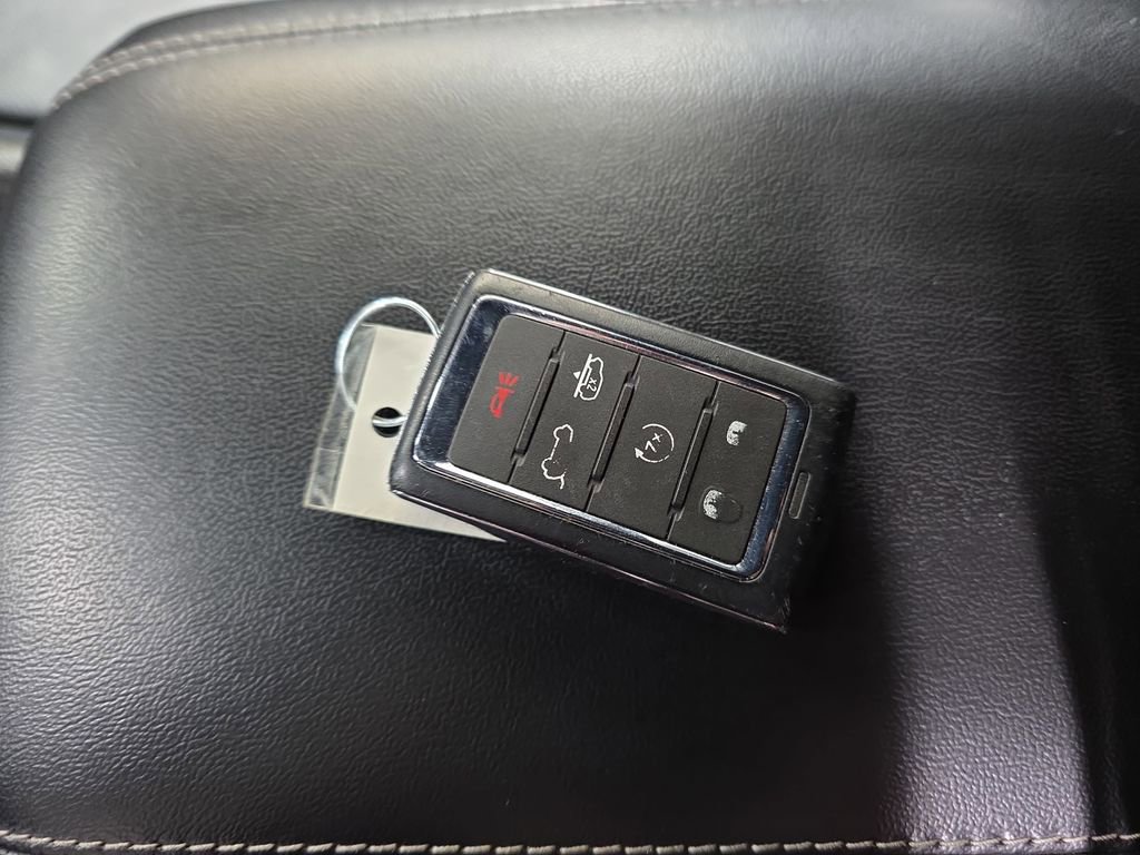 Used 2024 Jeep Grand Cherokee L Limited w/ Luxury Tech Group II image 40