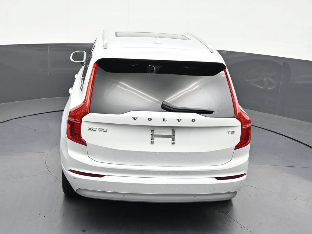 Certified 2022 Volvo XC90 T5 Momentum FWD image 18