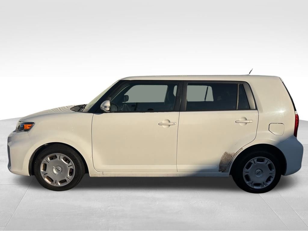 Used 2011 Scion xB image 2