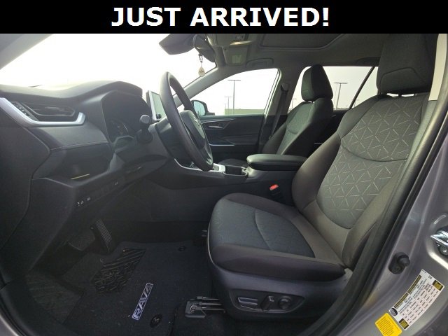 Used 2025 Toyota RAV4 XLE w/ Convenience Package image 10