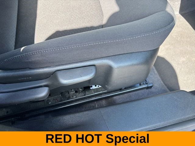 Used 2023 Chevrolet Malibu LT image 40