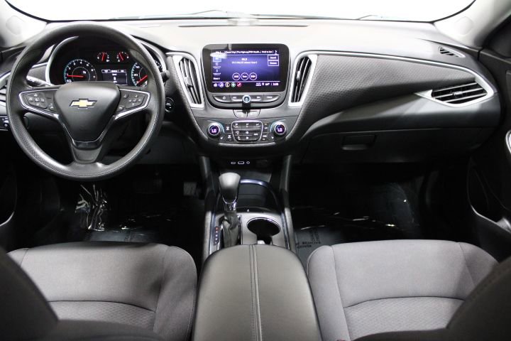 Used 2023 Chevrolet Malibu LT image 2