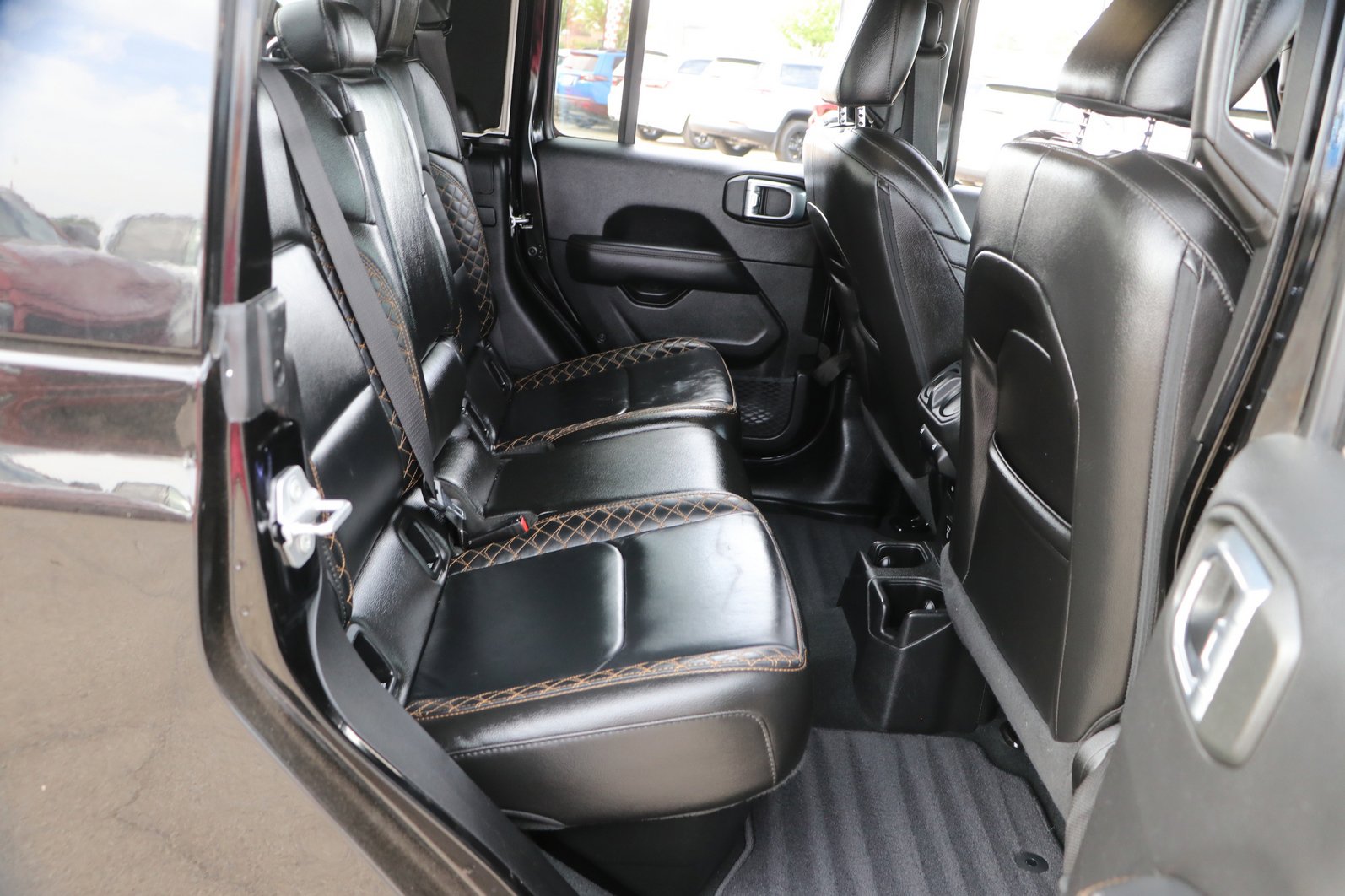 Used 2023 Jeep Gladiator Overland AWD/4WD image 29