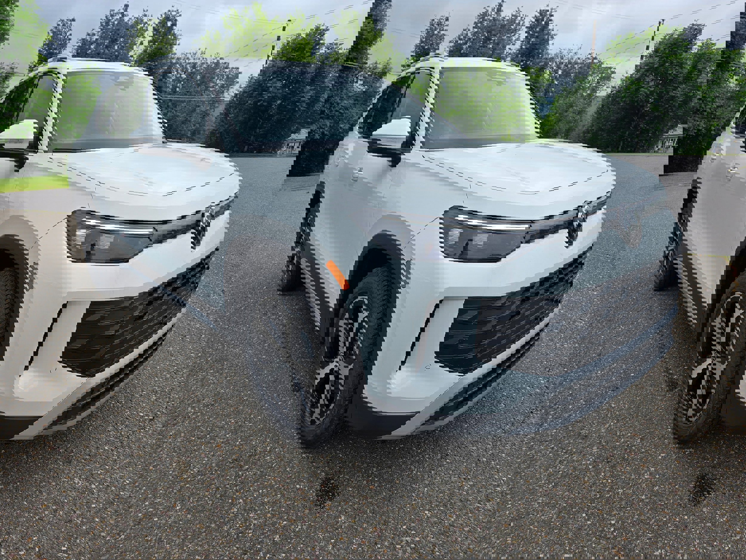 New 2025 Volkswagen Tiguan SE image 1