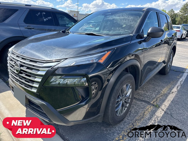 Used 2024 Nissan Rogue S image 4