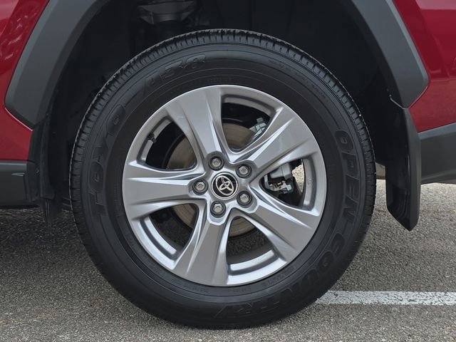 Used 2025 Toyota RAV4 LE image 32