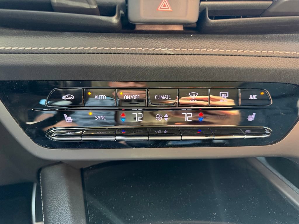 Used 2023 Buick Envision Essence w/ Sport Touring Package FWD image 14