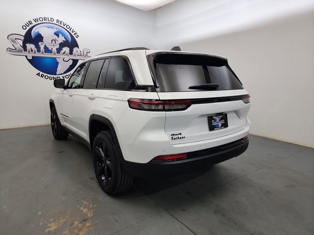 New 2025 Jeep Grand Cherokee Altitude image 6